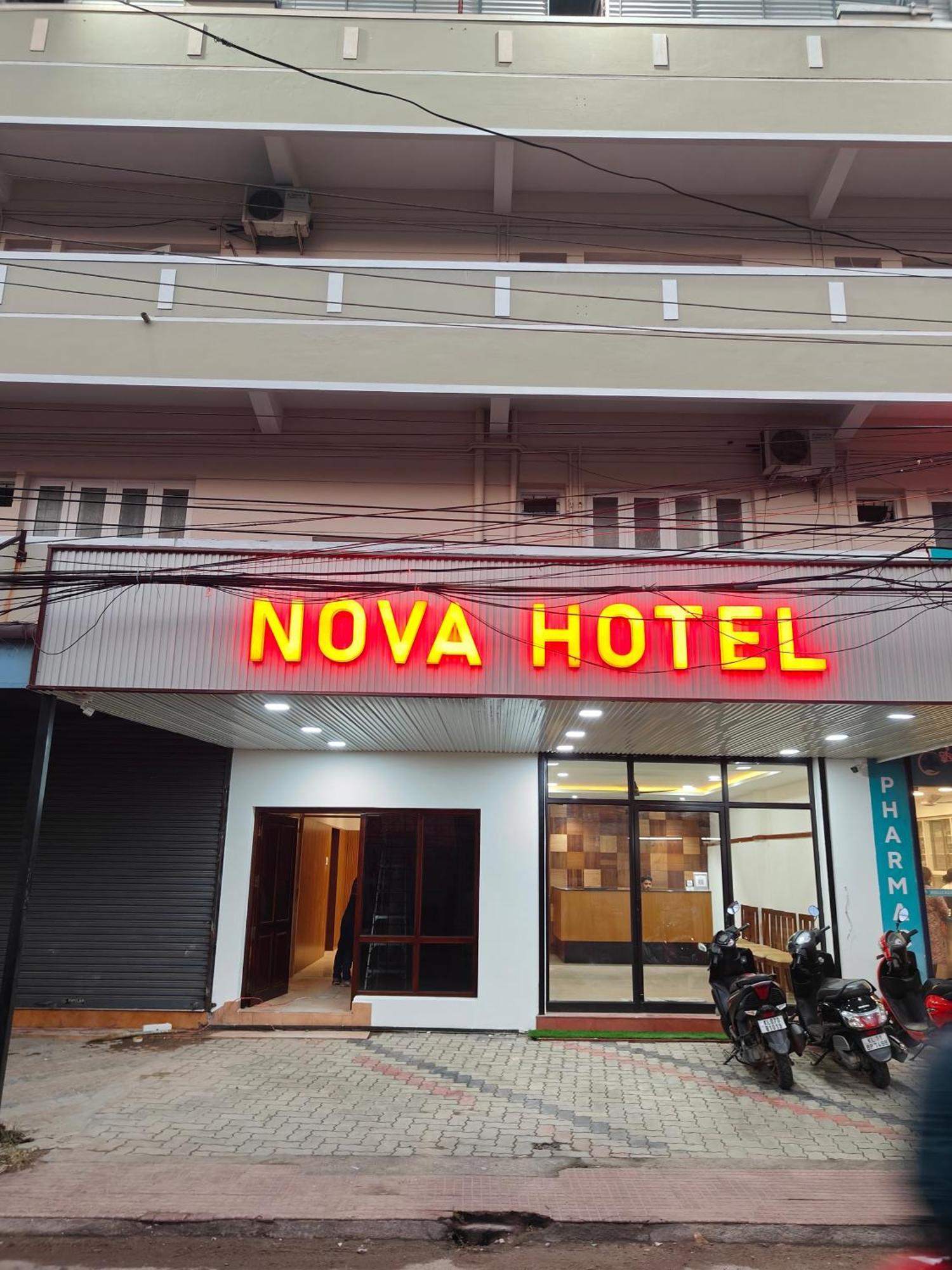 Hotel Nova Kochi Exteriér fotografie